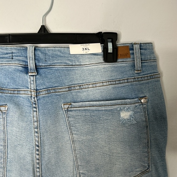 Judy Blue Distressed High Waist Denim Shorts NWT - Picture 6 of 6